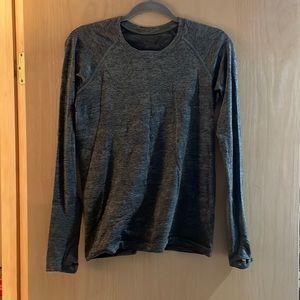 Lululemon Swiftly Tech long sleeve shirt 2.0 Size 8
